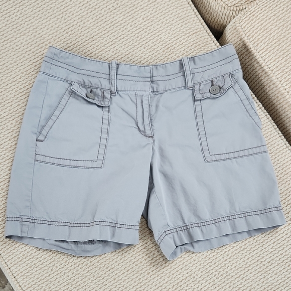 LOFT Light Gray Women's Cargo Shorts, Size 4 - Picture 1 of 5